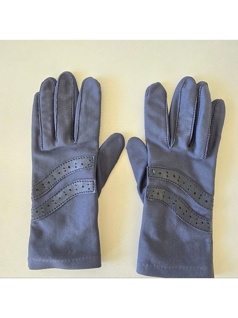 Leggs Sheer Energy Navy Blue Women's Stretchy Elegant Gloves - OS